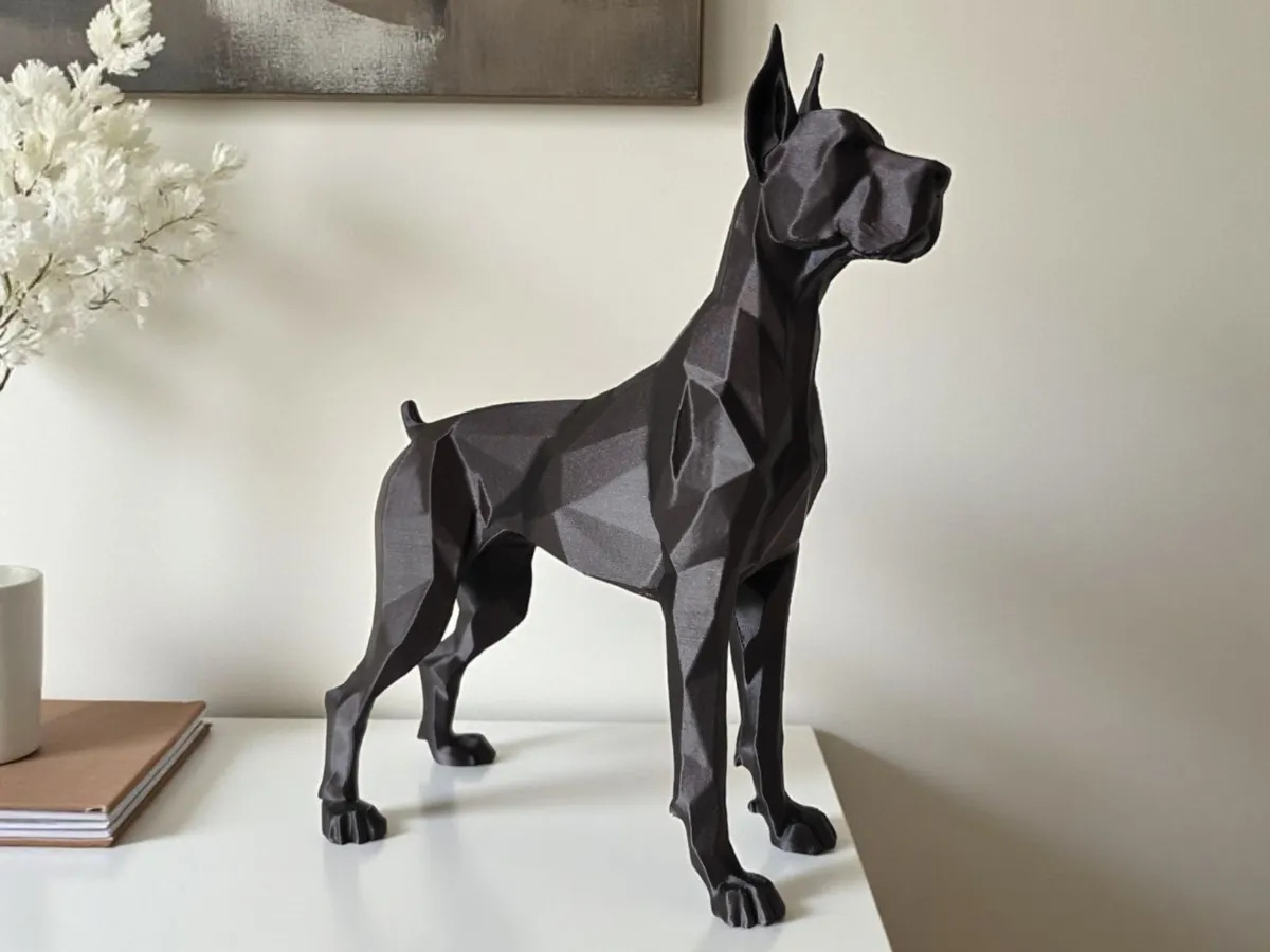 Low Poly Danua Köpek Heykeli